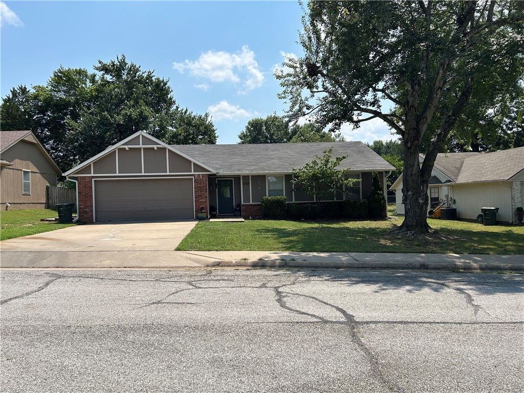 Fantastic location on a cul-de-sac street near Gulley Park and trails. Updated home featuring new flooring, paint, fixtures, newer roof, and new gutters. The cathedral-style living room with cedar beam opens into the kitchen area, creating a great space for gatherings and entertaining. If you want to be close to parks and trails, youāre just two blocks away!