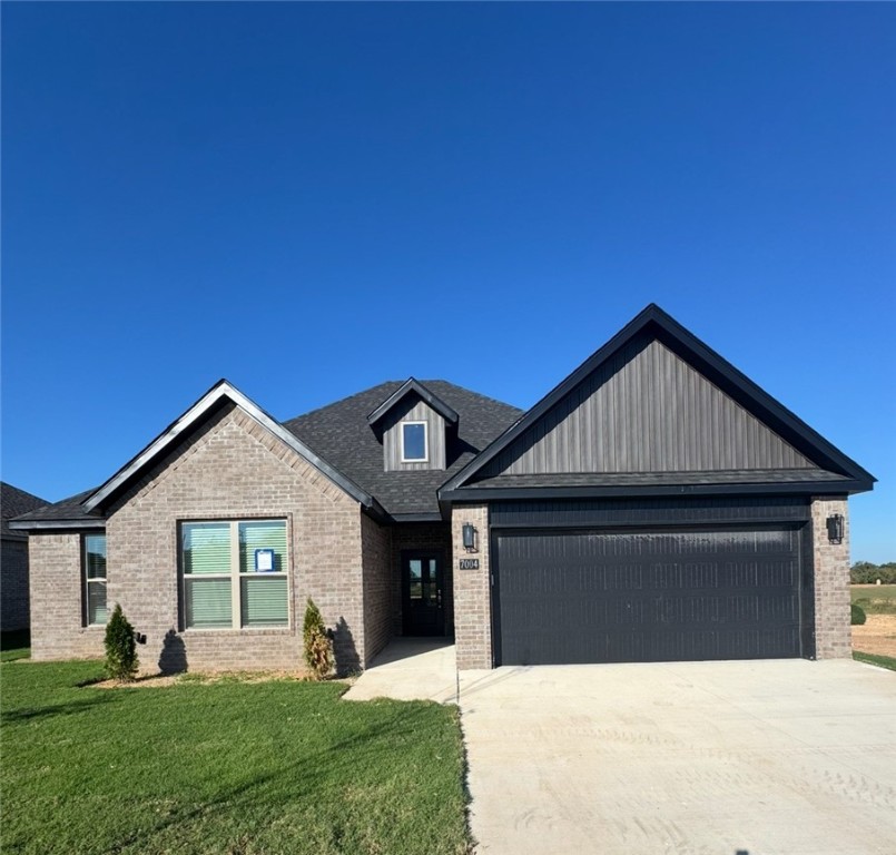 Welcome to your family home in Walnut Grove Estates. This Bentonville subdivision is located just minutes from Vaughn Elementary, the airport, groceries, gas, & more. This gorgeous home includes so many upgrades. Granite countertops, custom built cabinets, large kitchen island, large closets, split floor plan so much more. The master is a true retreat with a soaker tub, custom tile shower, & oversized walk-in closet. Fence & gutters included with purchase. purchase price. Neighborhood pool & other POA amenities coming soon. You don't want to miss out on this Directions: one, because it won't last long.