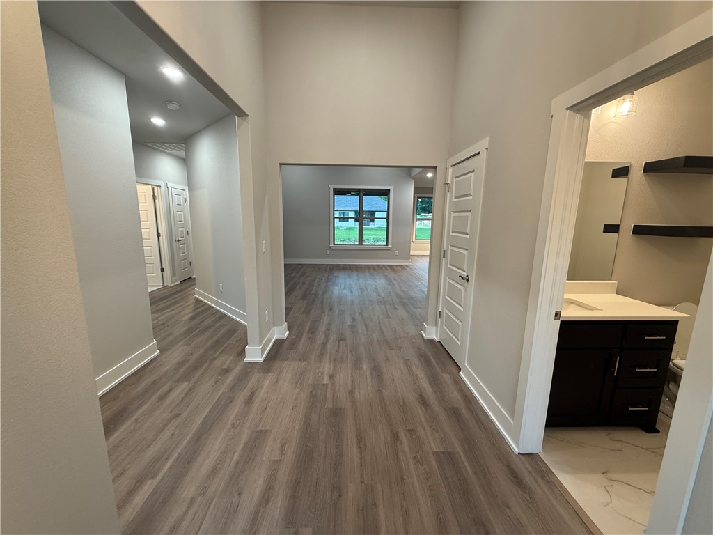 OAK BROOK SUB PH 1-SILOAM SPRINGS - Residential