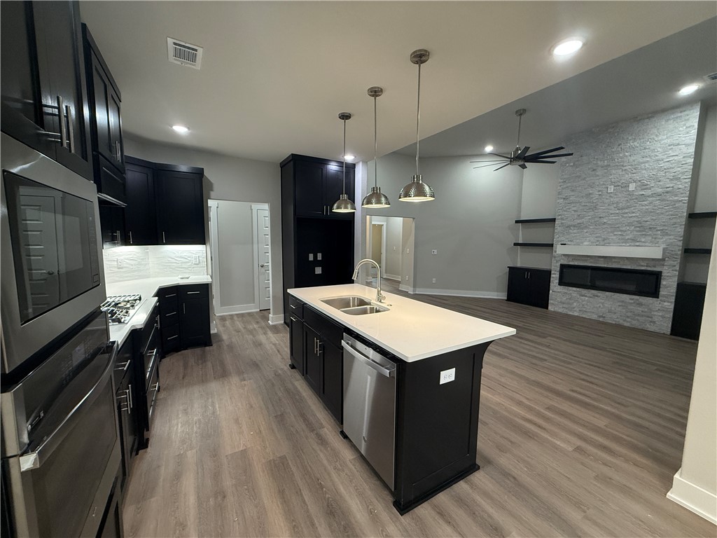 OAK BROOK SUB PH 1-SILOAM SPRINGS - Residential