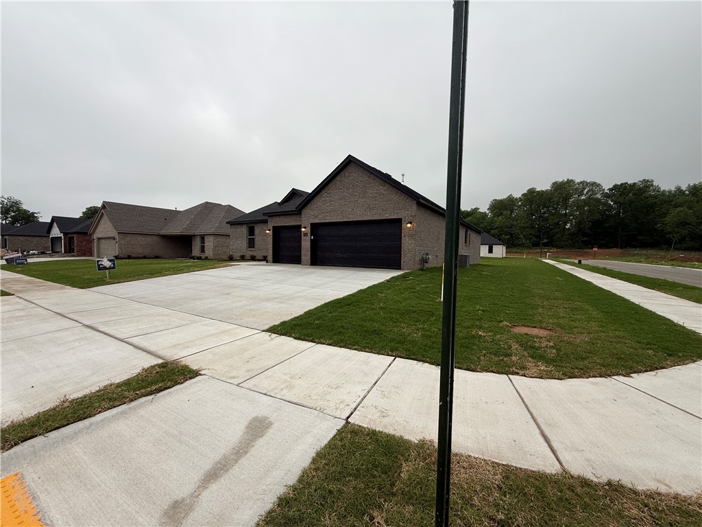 OAK BROOK SUB PH 1-SILOAM SPRINGS - Residential