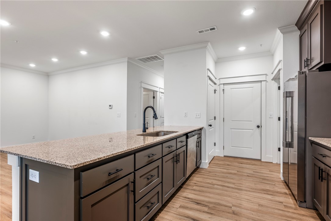 Dixieland Twnhms Rogers - Residential Lease