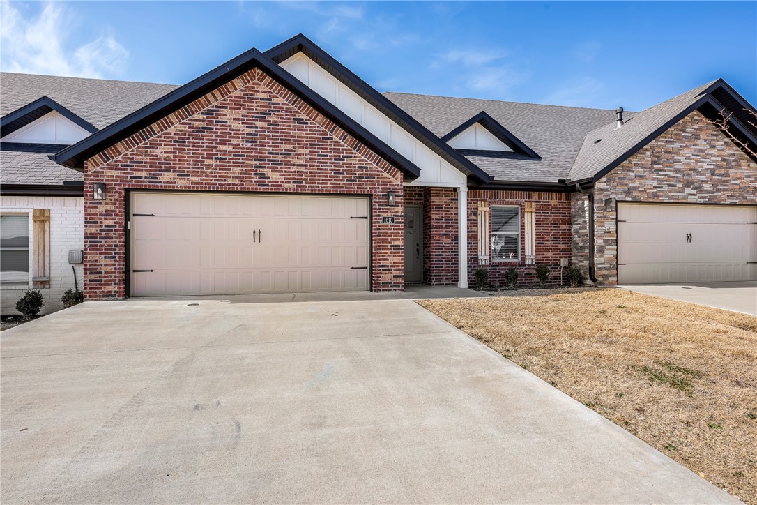 Dixieland Twnhms Rogers - Residential Lease