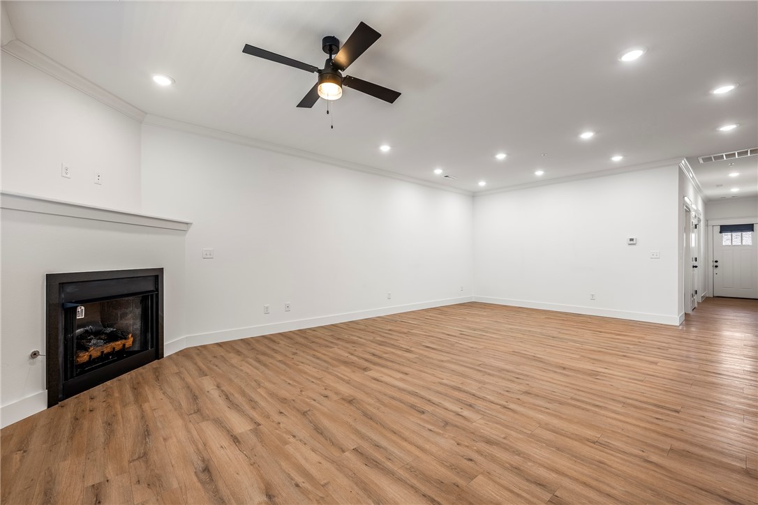 Dixieland Twnhms Rogers - Residential Lease