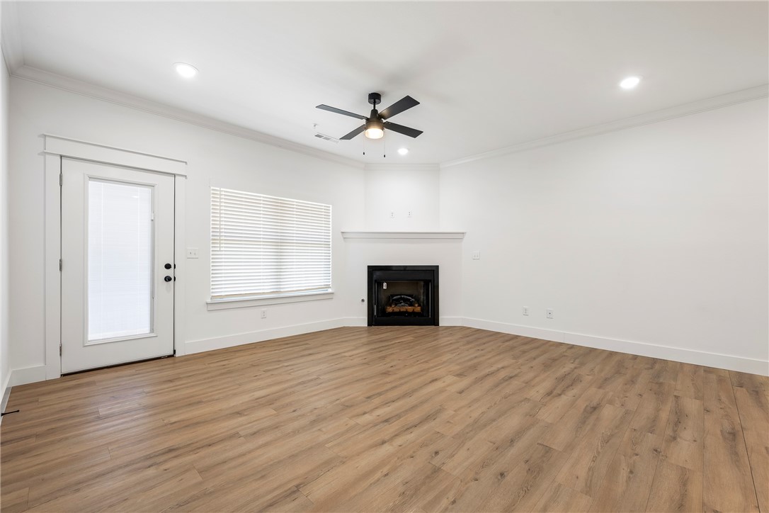 Dixieland Twnhms Rogers - Residential Lease