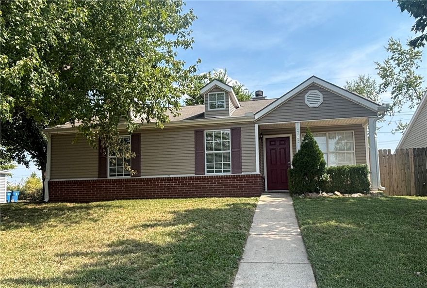 Charming Home in the Heart of Bentonville!
Adorable 3-bedroom, 2-bath home perfectly positioned near everything Bentonville has to offer—just 1 mile from the new Walmart campus, 1.7 miles from the Bentonville Square, and 0.7 miles from Osage Park, with a greenway trail directly behind the house! Enjoy fresh paint throughout, a bright living room with wood burning fireplace, and a kitchen with modern appliances and a cozy dining area. The spacious primary suite and two additional bedrooms offer comfort and flexibility. Situated on a landscaped corner lot, this home features a covered front porch, private side patio/deck, and an oversized one-car garage. Located in a friendly, established neighborhood near top-rated schools. Move-in ready and perfectly placed—come see why this home is in the center of it all! Routine yard maintenance is included in the rent.