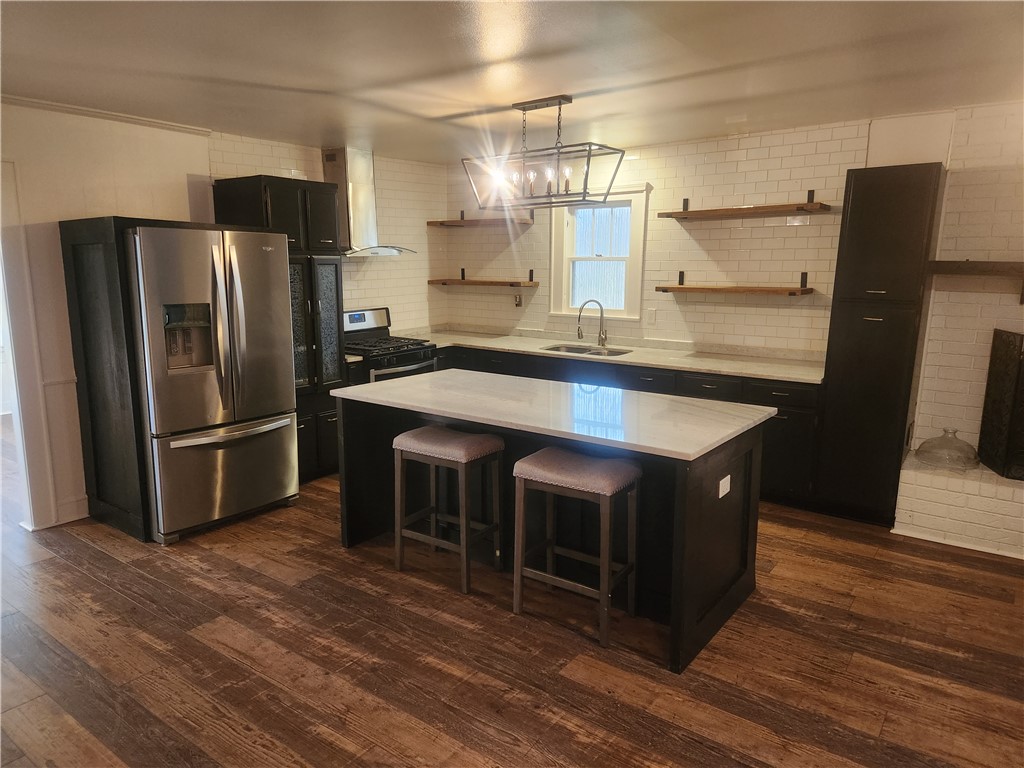 Jojos Corner - Residential