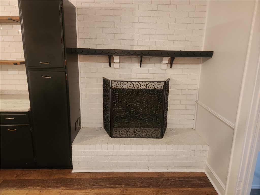 Jojos Corner - Residential