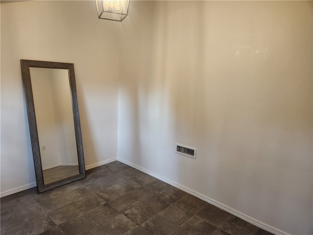 Jojos Corner - Residential