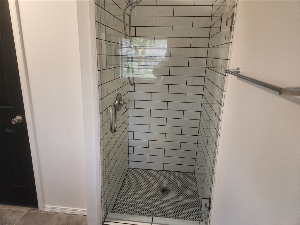 Jojos Corner - Residential