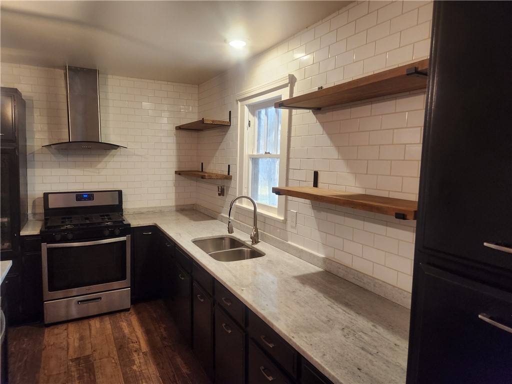 Jojos Corner - Residential