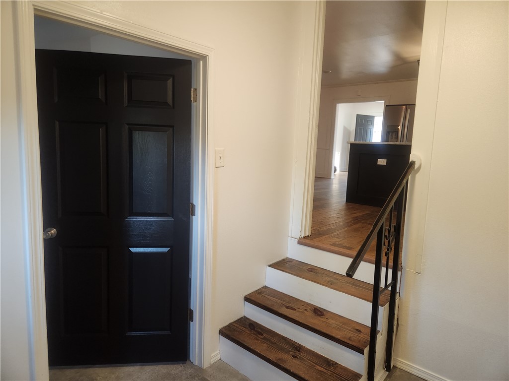 Jojos Corner - Residential