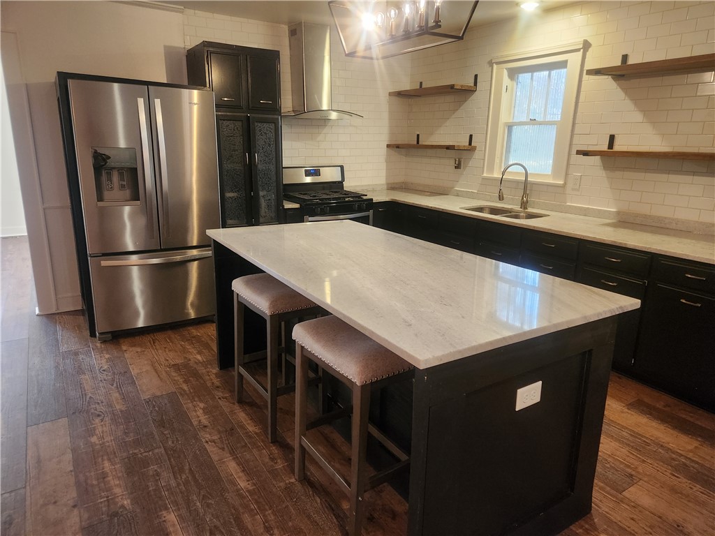 Jojos Corner - Residential