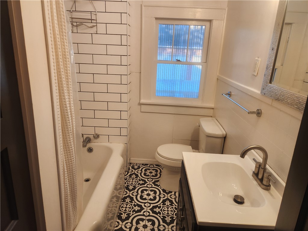 Jojos Corner - Residential