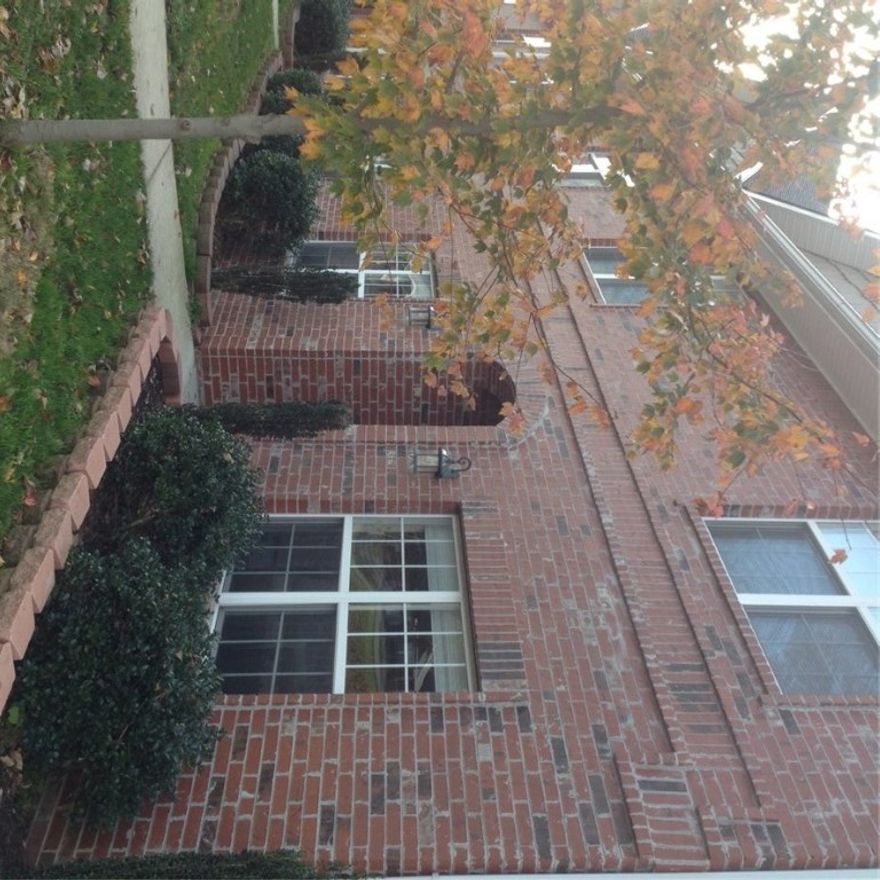 No Sign or lock box  must contact Dick Weaver for all showings. Great location 2 blocks from Home Office, one block from Gilmore Park, and 8 blocks from Bentonville SQ. all units are updated and in perfect condition. 2 units are furnished. $400 per mo. more each. furniture can be purchased separate.
Great investment with room for upward movement in rents. Units will go FHA with owner occupancy. Units have one car garage and 1 additional parking space.