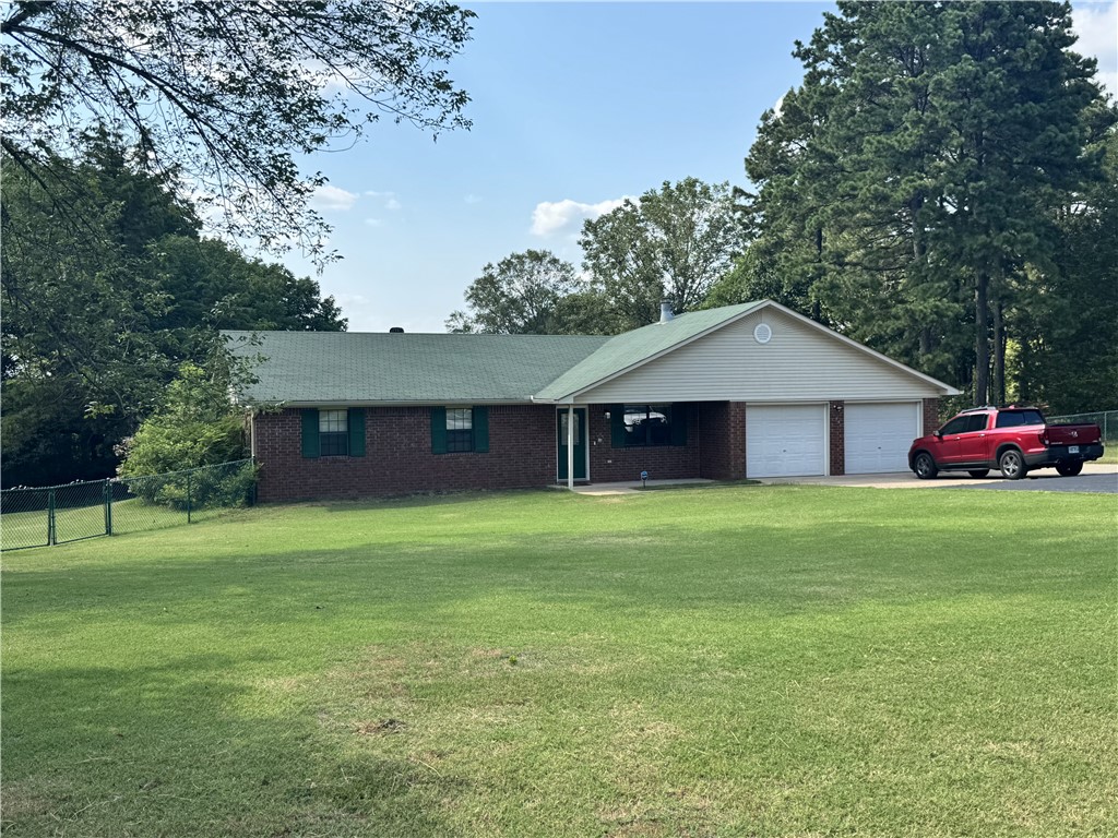 Lying in the desirable Chickadee Village community, this beautiful home sits on over an acre lot atop the scenic Linker Mountain. Offering just under 1,500 sq ft of comfortable living space, it combines a peaceful setting with the convenience of being only minutes from the Russellville Country Club and halfway between Russellville and Dover and all the amenities available in both! Whether youāre relaxing on the porch, enjoying the weather, or making the most of the large yard, this property provides the perfect blend of privacy and accessibility.