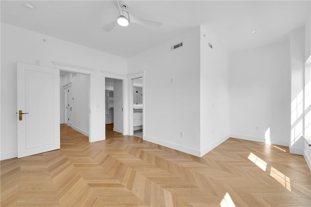 OAK ONE TOWNHOMES HORZ PROP REGIME-BENTO - Residential