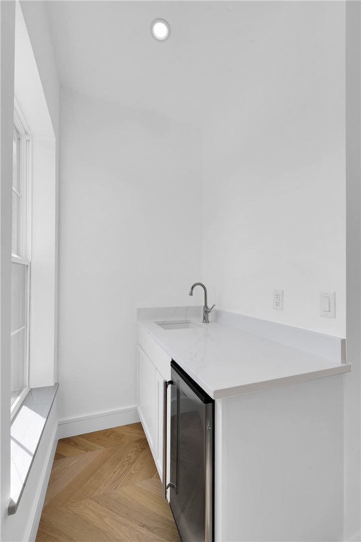 OAK ONE TOWNHOMES HORZ PROP REGIME-BENTO - Residential