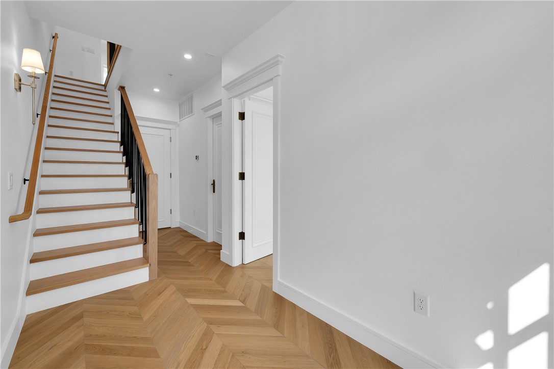 OAK ONE TOWNHOMES HORZ PROP REGIME-BENTO - Residential