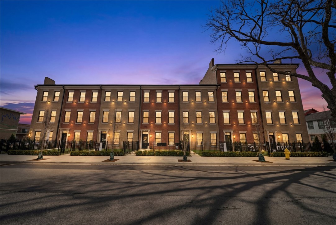 OAK ONE TOWNHOMES HORZ PROP REGIME-BENTO - Residential