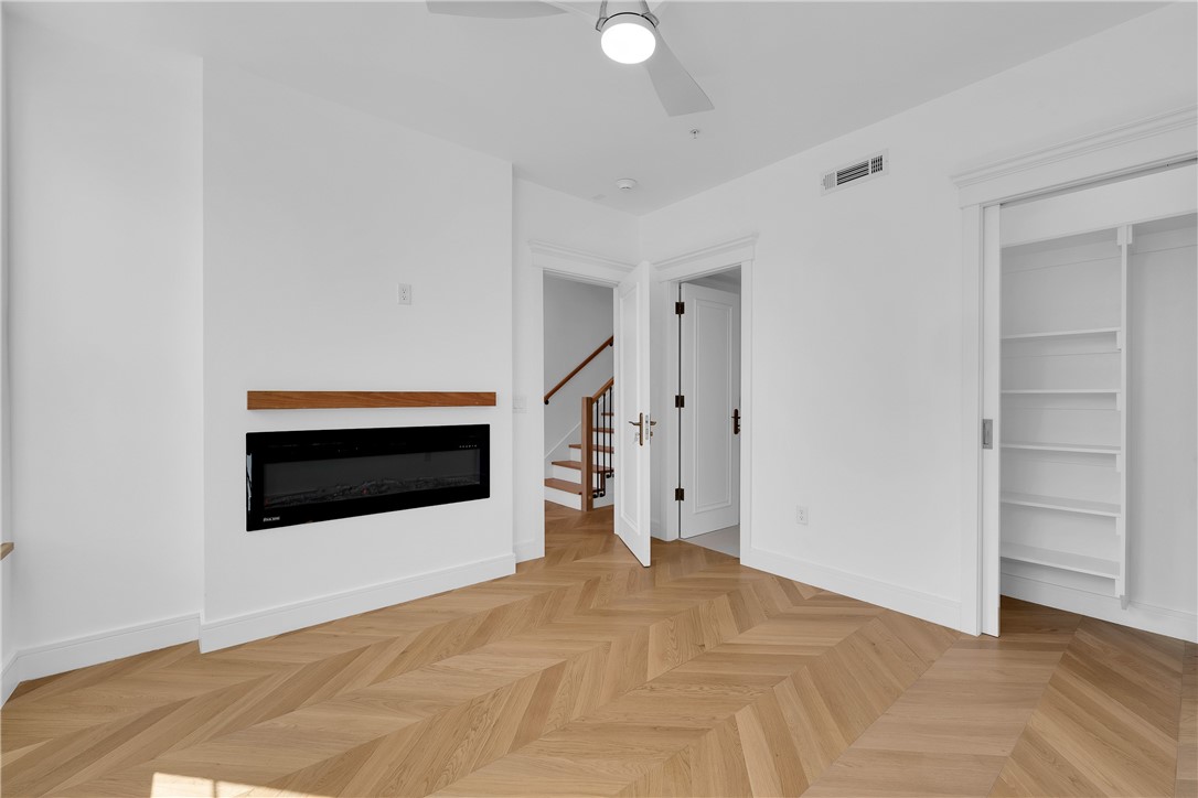 OAK ONE TOWNHOMES HORZ PROP REGIME-BENTO - Residential