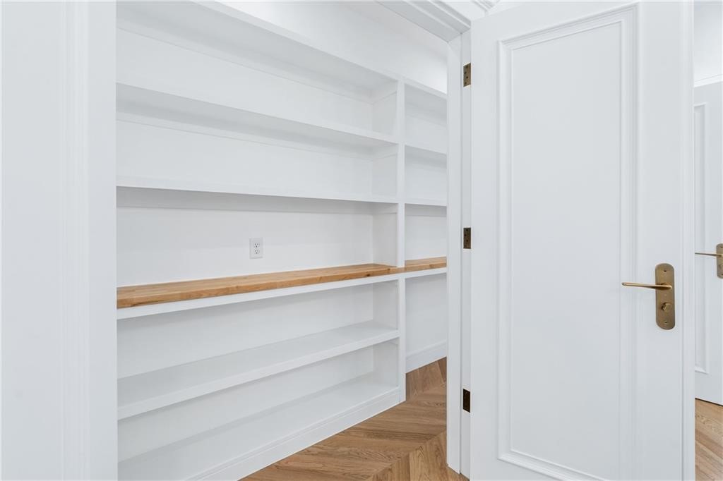 OAK ONE TOWNHOMES HORZ PROP REGIME-BENTO - Residential