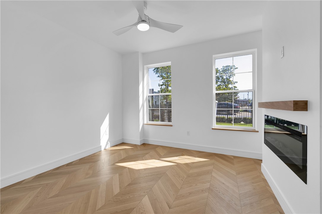 OAK ONE TOWNHOMES HORZ PROP REGIME-BENTO - Residential