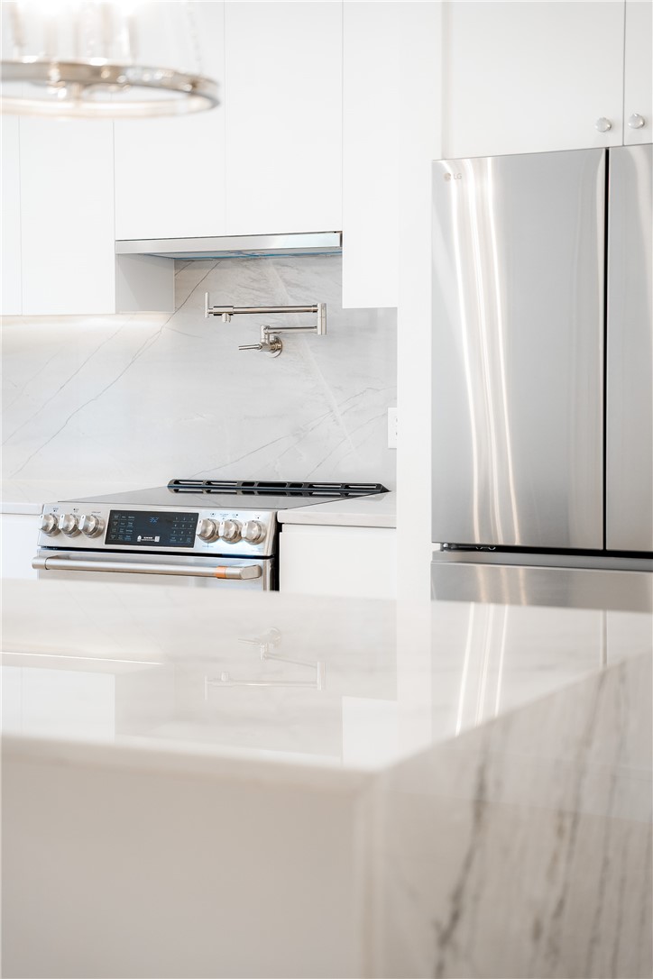 OAK ONE TOWNHOMES HORZ PROP REGIME-BENTO - Residential