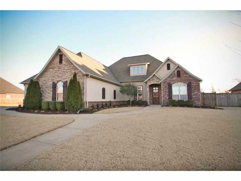 Beautiful Home, Great Neighborhood! 4BR 3BA all on 1st level. Large living area with FP, spacious kitchen, formal dining, office. Upstairs bonus. Large corner lot, covered patio and irrigation. Huge 3 car garage. Great curb appeal and move-in ready!