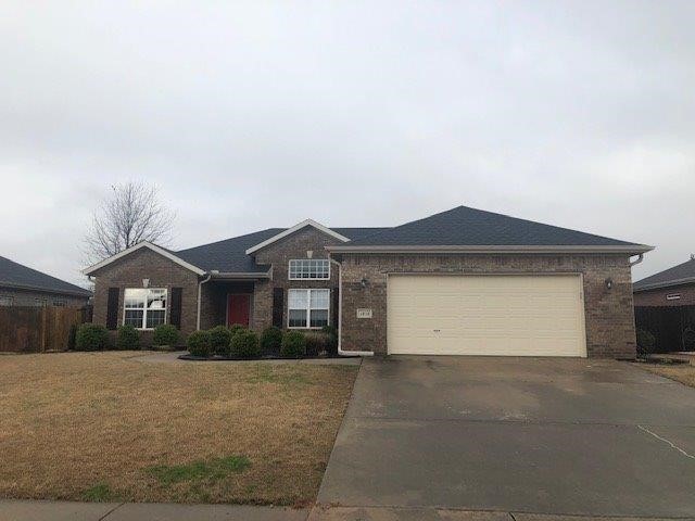 3 bedroom 2 full bath with formal dining. Wood flooring in living and formal dining. All kitchen appliances. Split bedroom plan and privacy fenced yard.