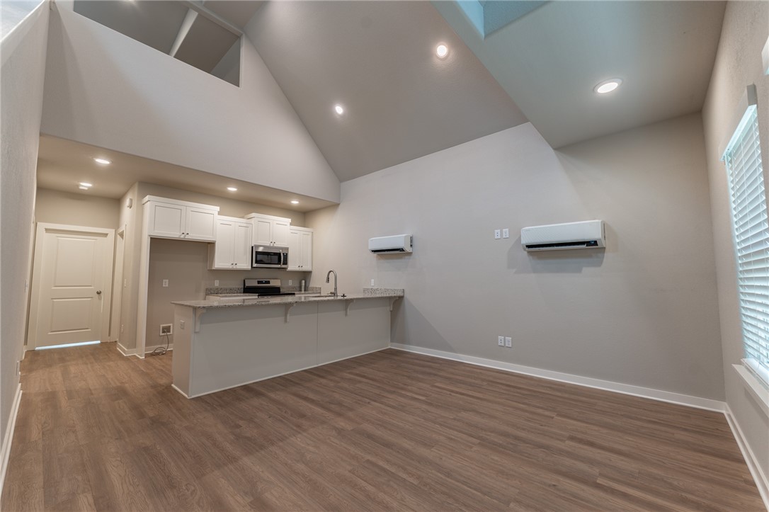 Van Buren Avenue Residences - Residential