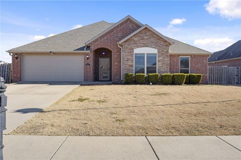 Photo of 4323 Cornwall Street, Springdale, AR 72762 (MLS # 1333400)