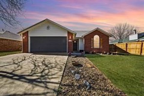 Photo of 803 S Liberty, Fayetteville, AR 72701 (MLS # 1337333)