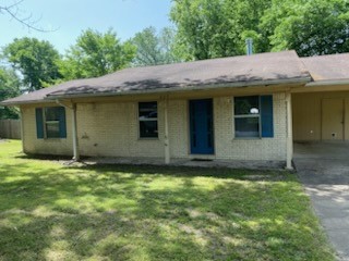 Versatility and dreaming come to mind with this 1976 3 bed 2 bath home ready for some fresh charm. Such a great location in the heart of Prairie Grove where you are 20 minutes to the University of Arkansas and 2 minutes from Coyle's Restaurant or Jim's Razorback Pizza, or there are a collection of flea markets that are all the buzz during the fall. Buy this one and flip it or buy it and rent to U of A students or make it your own. So many ways to enjoy this house. Call your agent to view it or call for a tour soon!