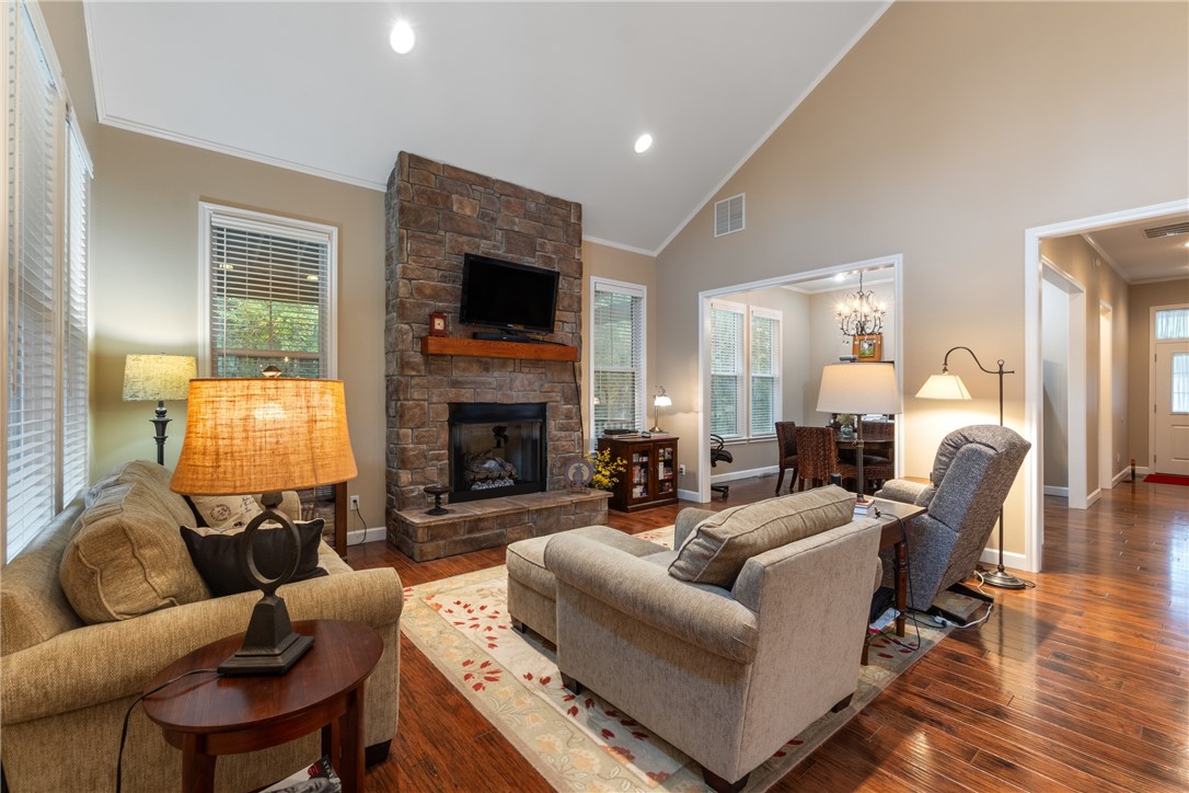 Unit 4 Holiday Island - Residential