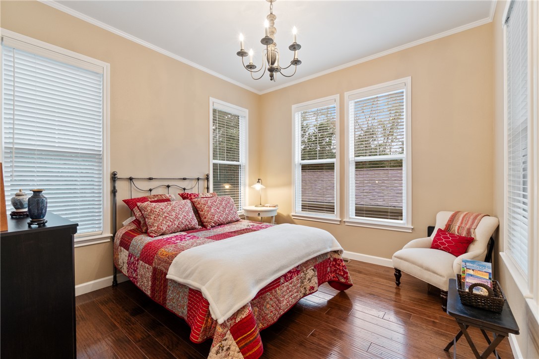 Unit 4 Holiday Island - Residential