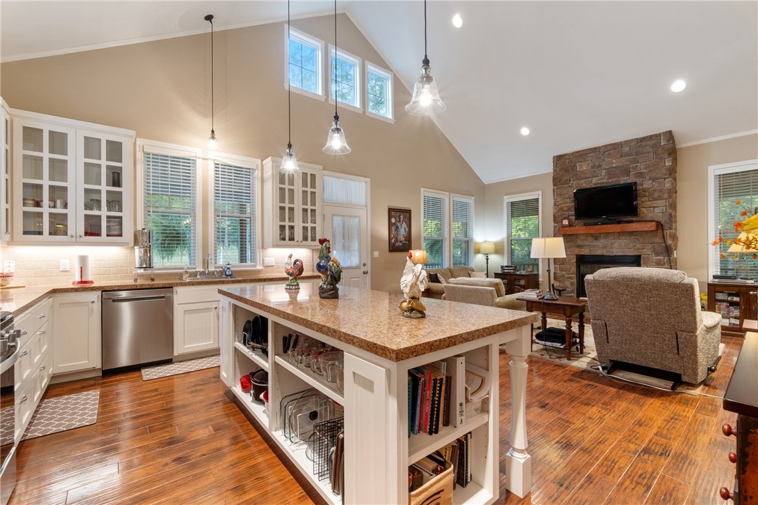 Unit 4 Holiday Island - Residential