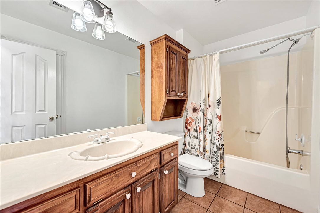 Whispering Timbers Ph 10 Rogers - Residential Lease