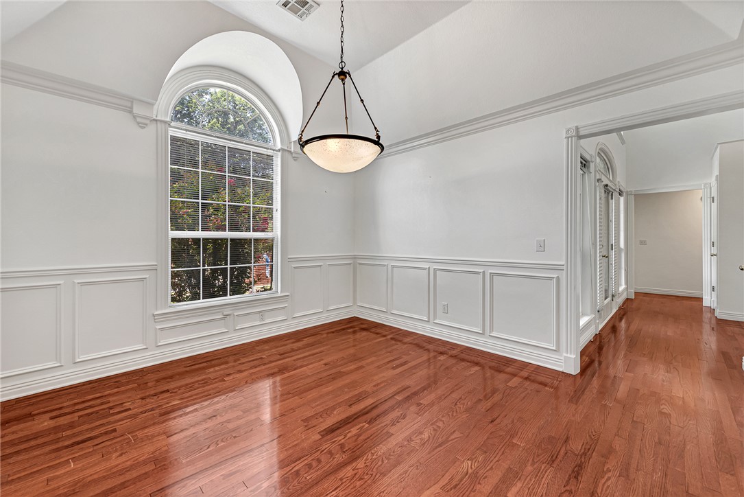 Whispering Timbers Ph 10 Rogers - Residential Lease