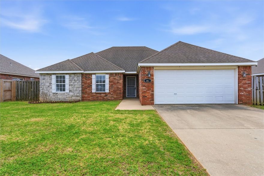 $10,000 IN BUYER CREDITS – USE IT YOUR WAY! Move-in ready and packed with upgrades, this 3 bed, 2 bath Rogers home stands out from the competition. Soaring floor-to-ceiling stone fireplace, custom built-ins, and a split floor plan buyers love. Updated kitchen with granite, tile backsplash, and pantry. LVP & tile throughout—no carpet. Private primary suite with dual closets and jetted tub. Backyard includes extended patio with awning. Perfect for entertaining & relaxing. Minutes from the Razorback Greenway and schools. Refrigerator, Ring doorbell, and security cameras all convey.

Best value in the area—schedule your showing before it’s gone.