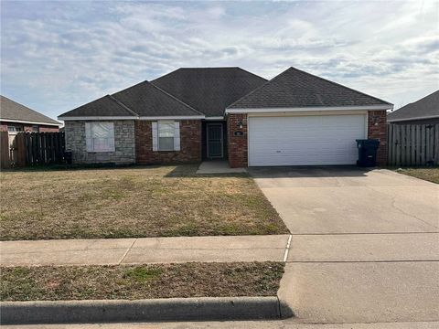 Photo of 302 E Southpointe Avenue, Rogers, AR 72758 (MLS # 1337905)