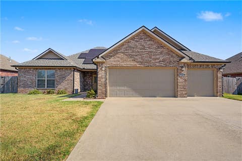 Photo of 2302 SW Cadwell Avenue, Bentonville, AR 72713 (MLS # 1357869)