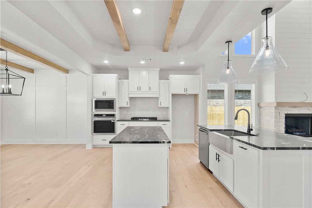 MAPLE ESTATES PH III-CENTERTON - Residential