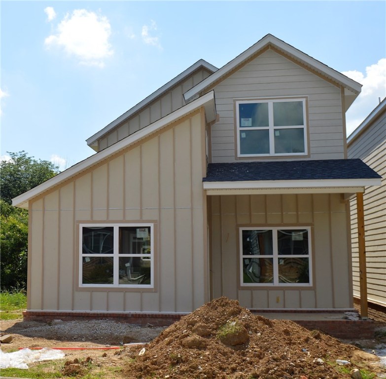 Fabulous, affordable & brand new craftsman styled home will be ready to move into before college starts. Perfect for students, singles, families and investors. Many upgrades including stainless appliances, wood floors, walk in closets, granite counters, crown molding, generous sized bedrooms, small deck and back entrance. Close to U of A, trail system & downtown area. Hurry to see!