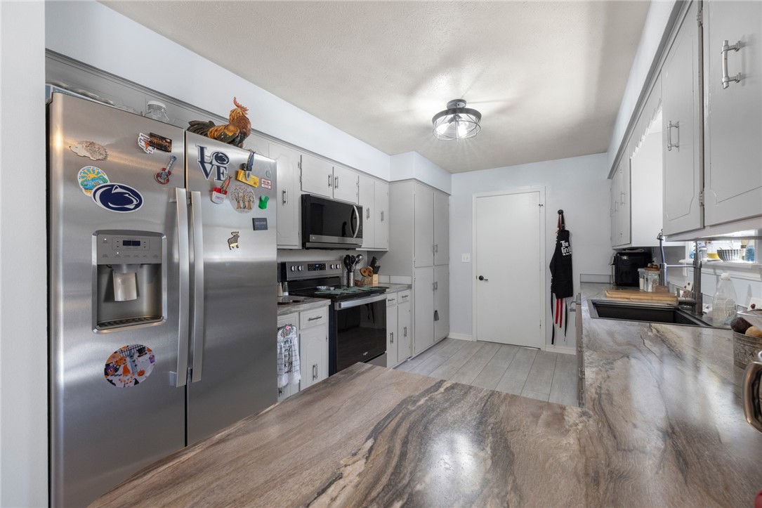 Lakeview Add Lake Bs Es - Residential