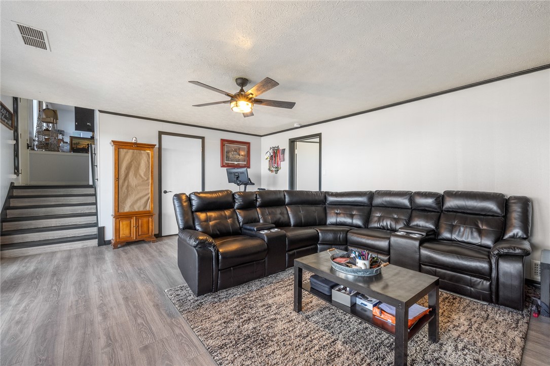 Lakeview Add Lake Bs Es - Residential