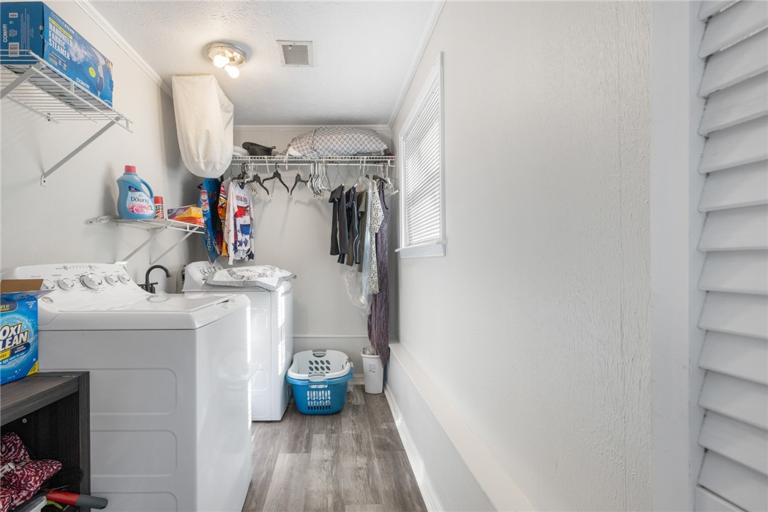 Lakeview Add Lake Bs Es - Residential