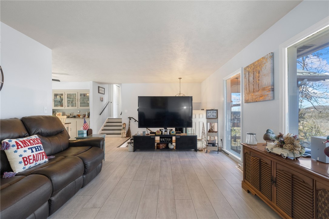 Lakeview Add Lake Bs Es - Residential
