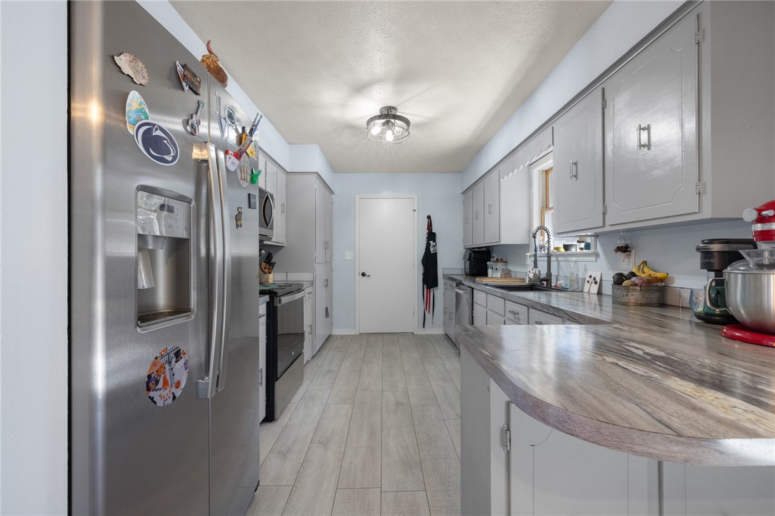 Lakeview Add Lake Bs Es - Residential