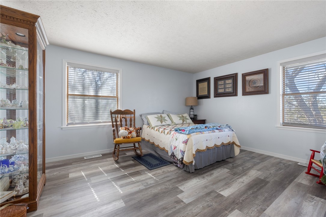 Lakeview Add Lake Bs Es - Residential